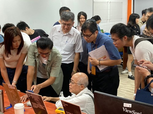 2023.09.04-智邦科技前董事長黃安捷先生來訪-訊號處理暨智慧電子實驗室